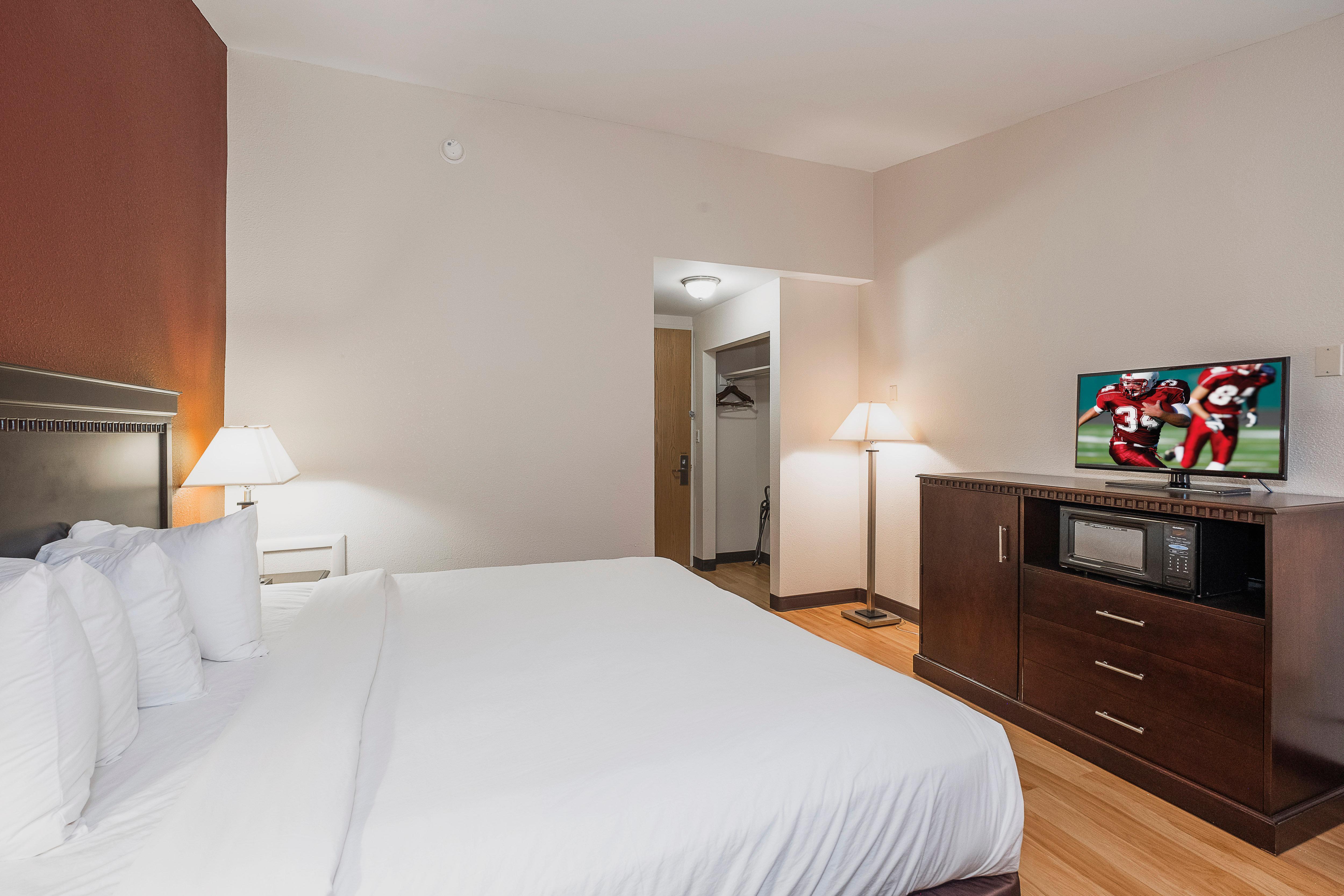 Red Roof Inn & Suites Mt Holly - Mcguire Afb Westampton Buitenkant foto