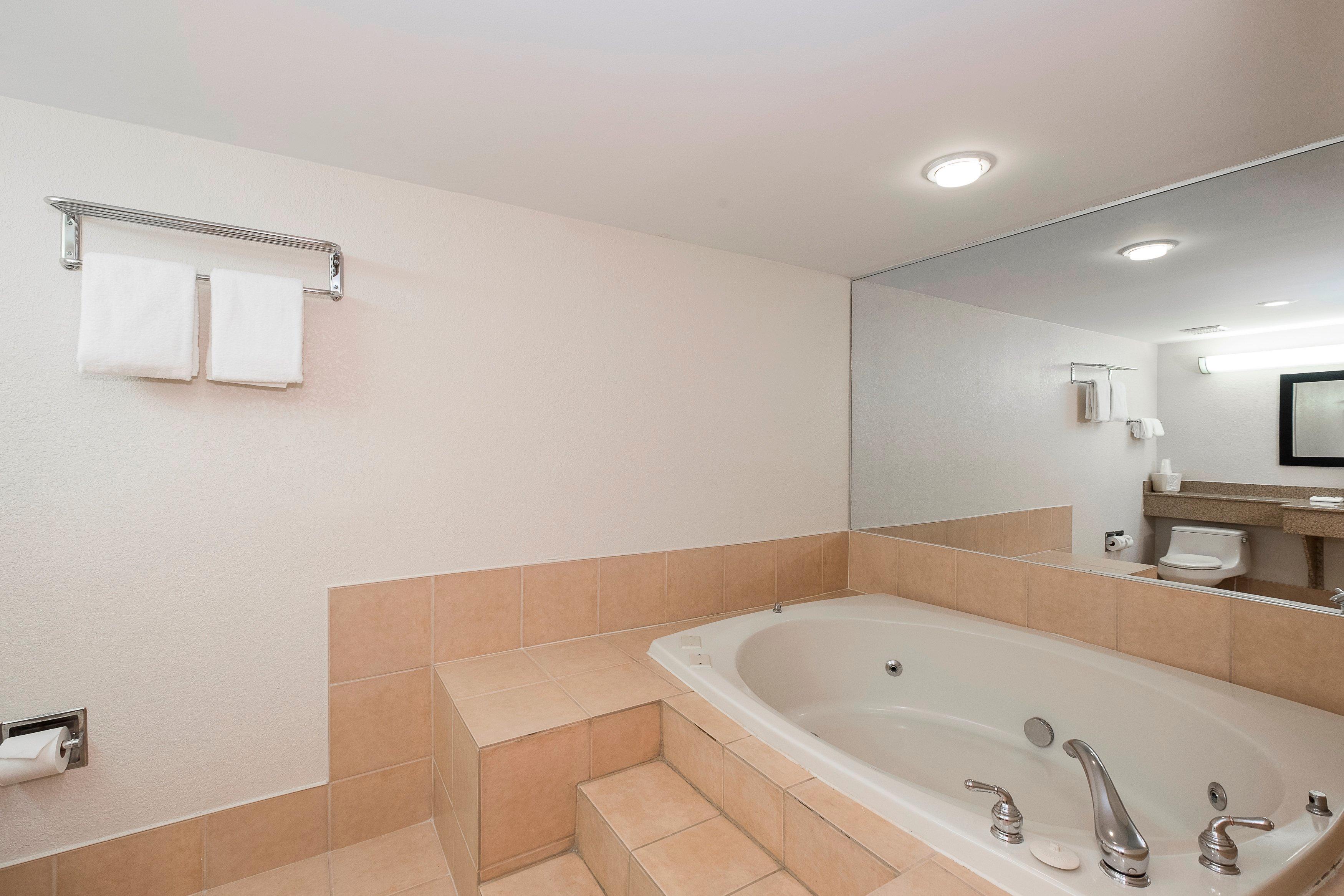 Red Roof Inn & Suites Mt Holly - Mcguire Afb Westampton Buitenkant foto