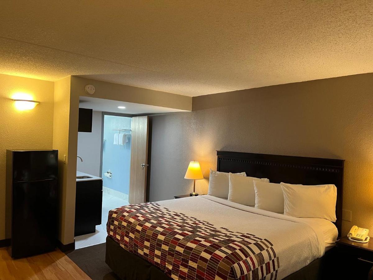 Red Roof Inn & Suites Mt Holly - Mcguire Afb Westampton Buitenkant foto