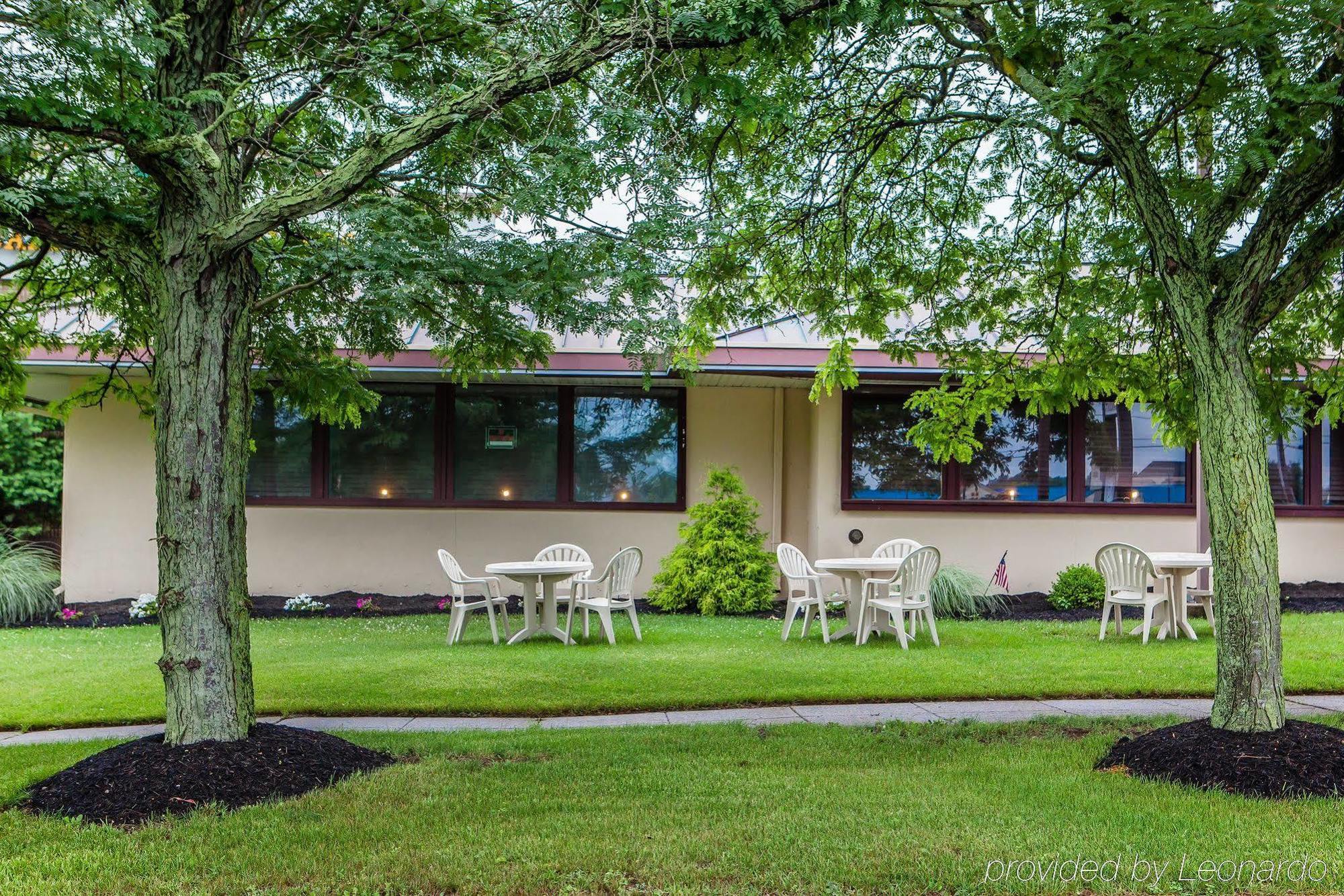 Red Roof Inn & Suites Mt Holly - Mcguire Afb Westampton Buitenkant foto