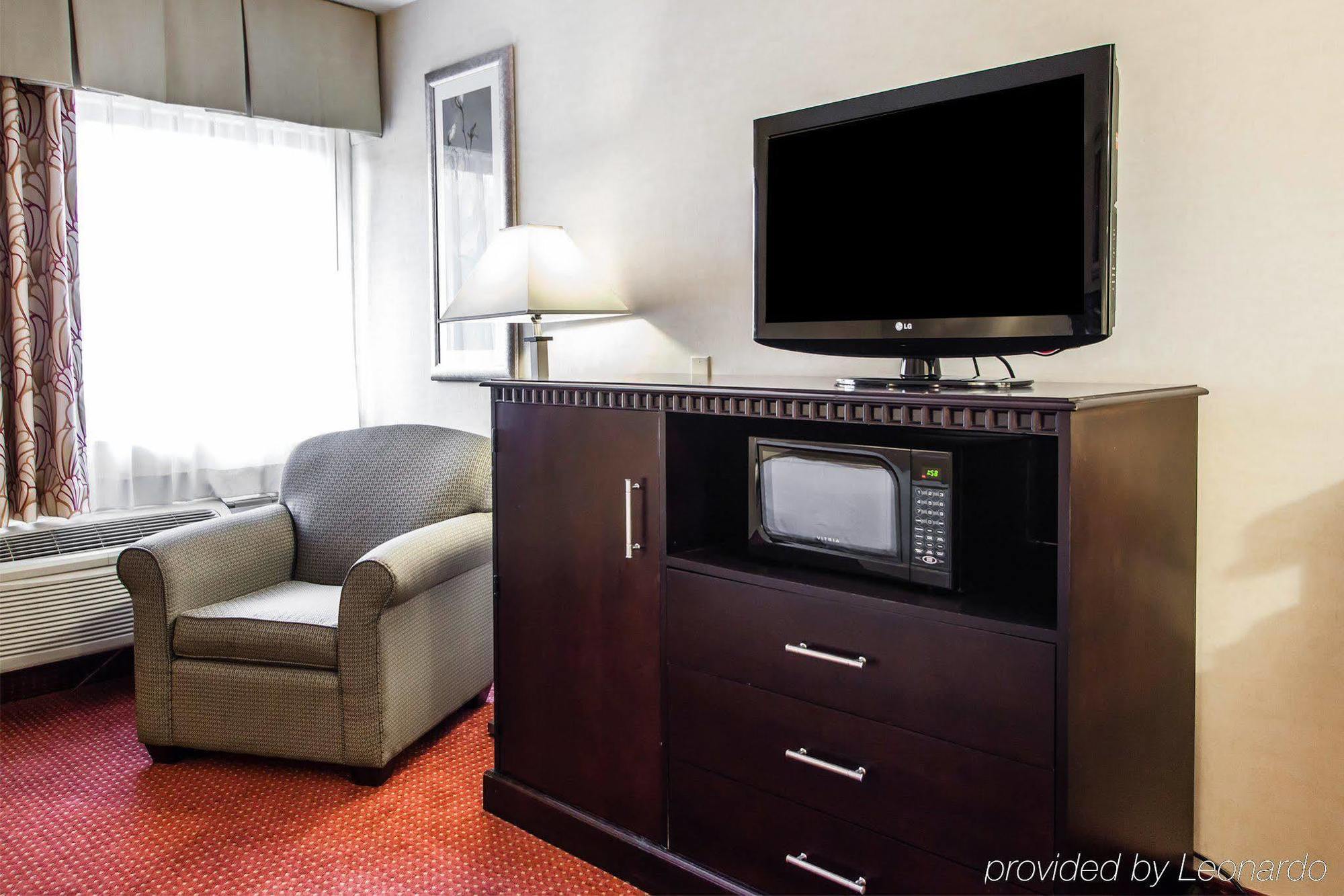 Red Roof Inn & Suites Mt Holly - Mcguire Afb Westampton Buitenkant foto