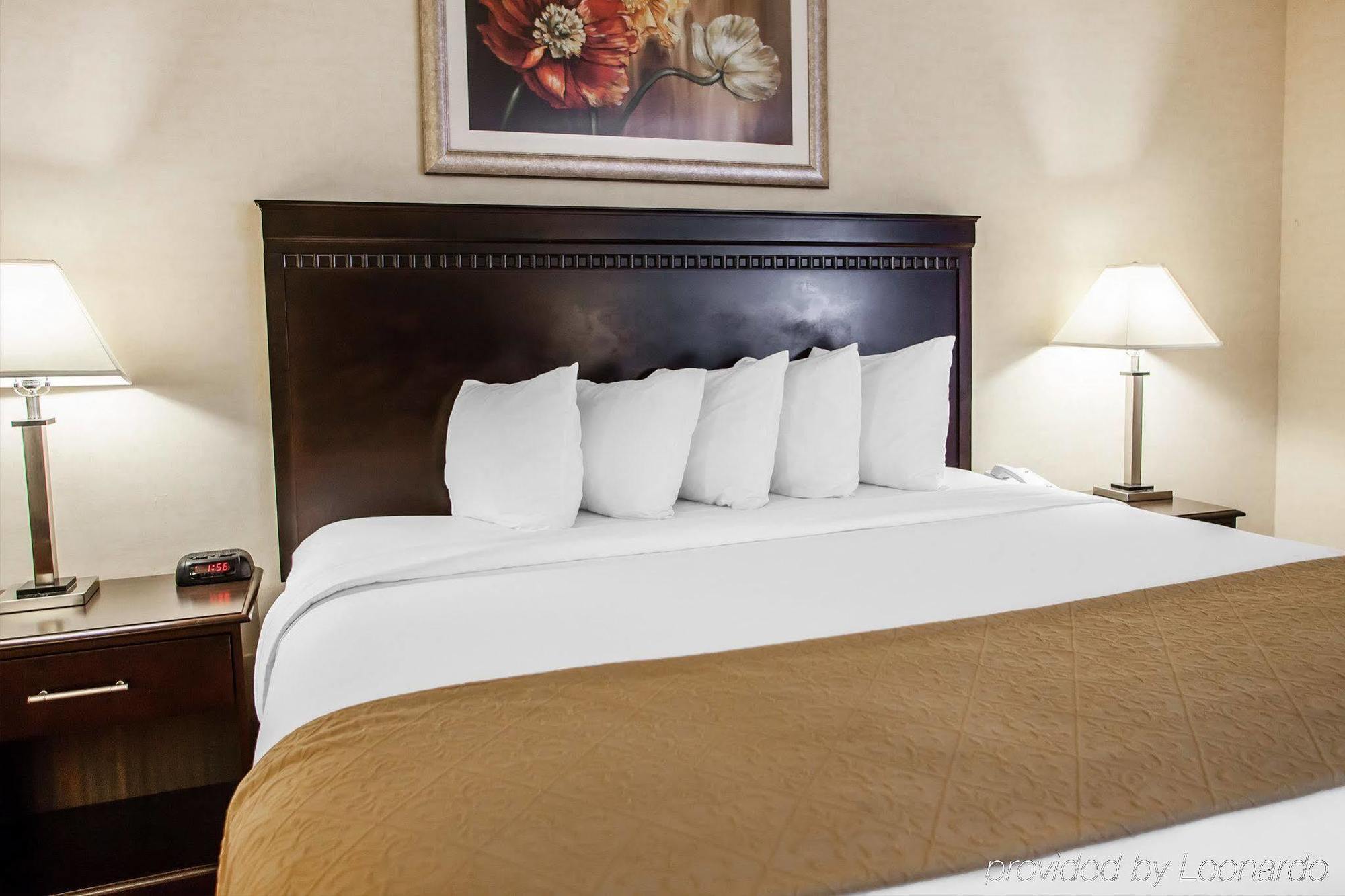 Red Roof Inn & Suites Mt Holly - Mcguire Afb Westampton Buitenkant foto