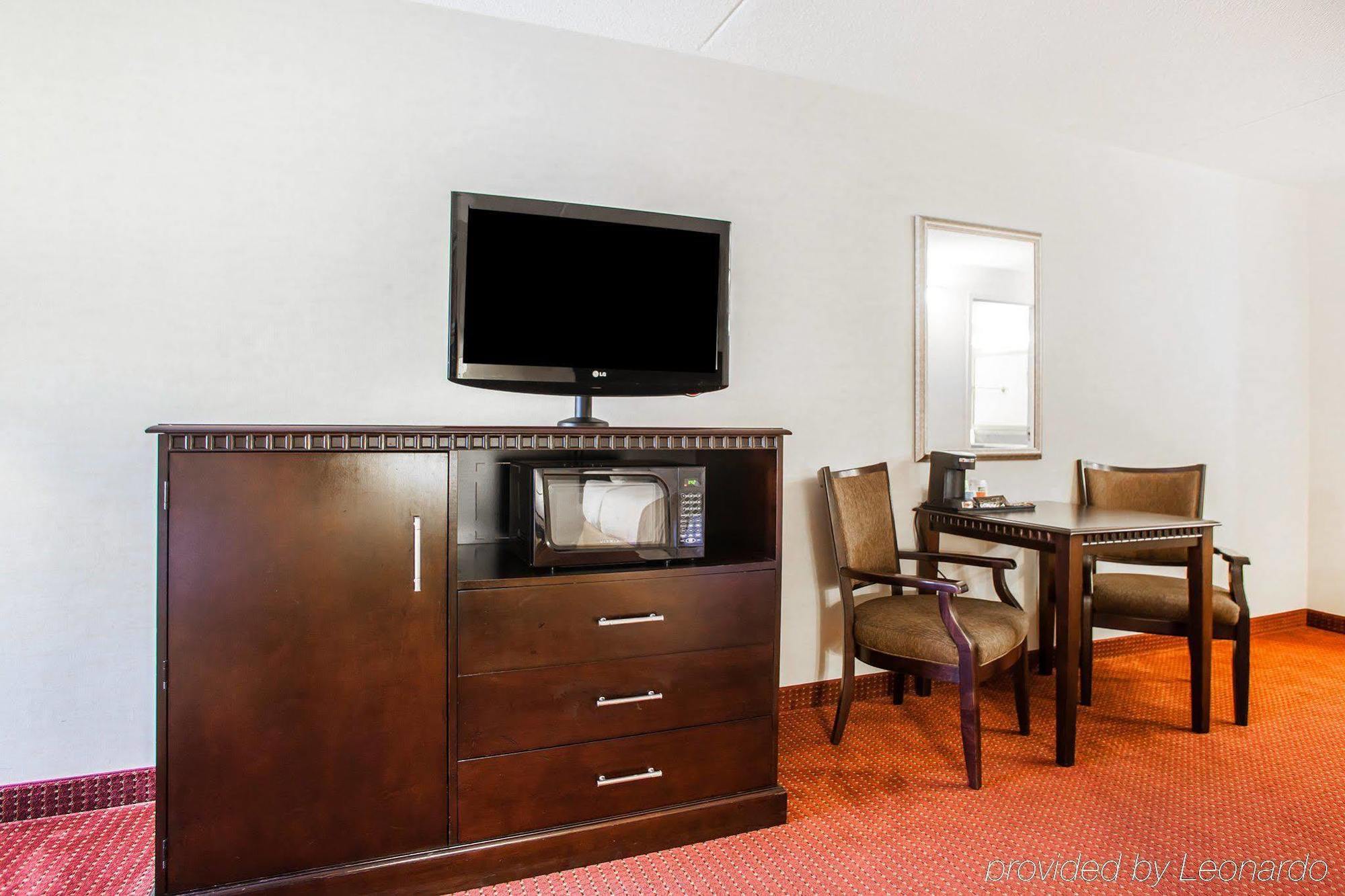 Red Roof Inn & Suites Mt Holly - Mcguire Afb Westampton Buitenkant foto