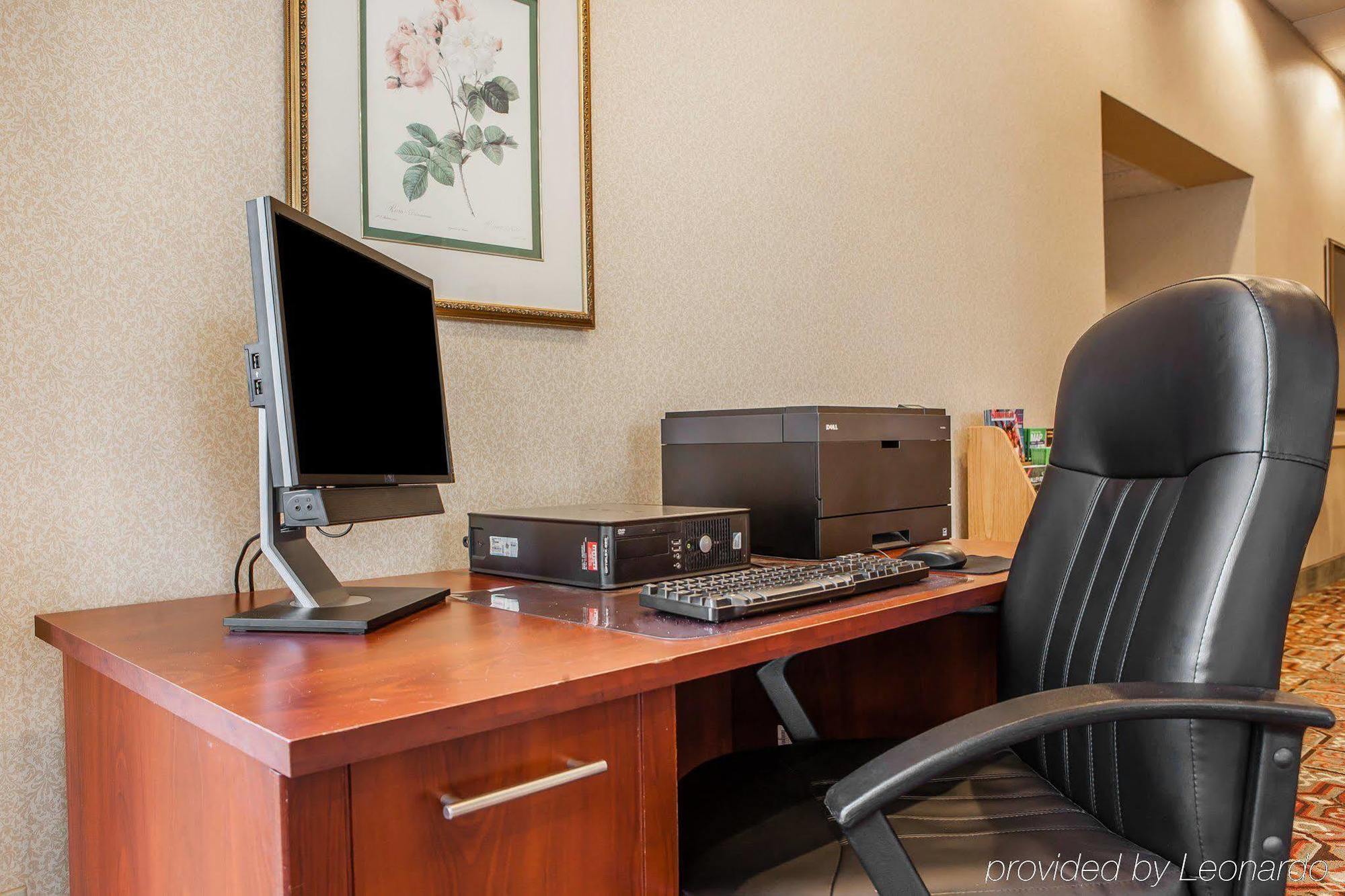 Red Roof Inn & Suites Mt Holly - Mcguire Afb Westampton Buitenkant foto